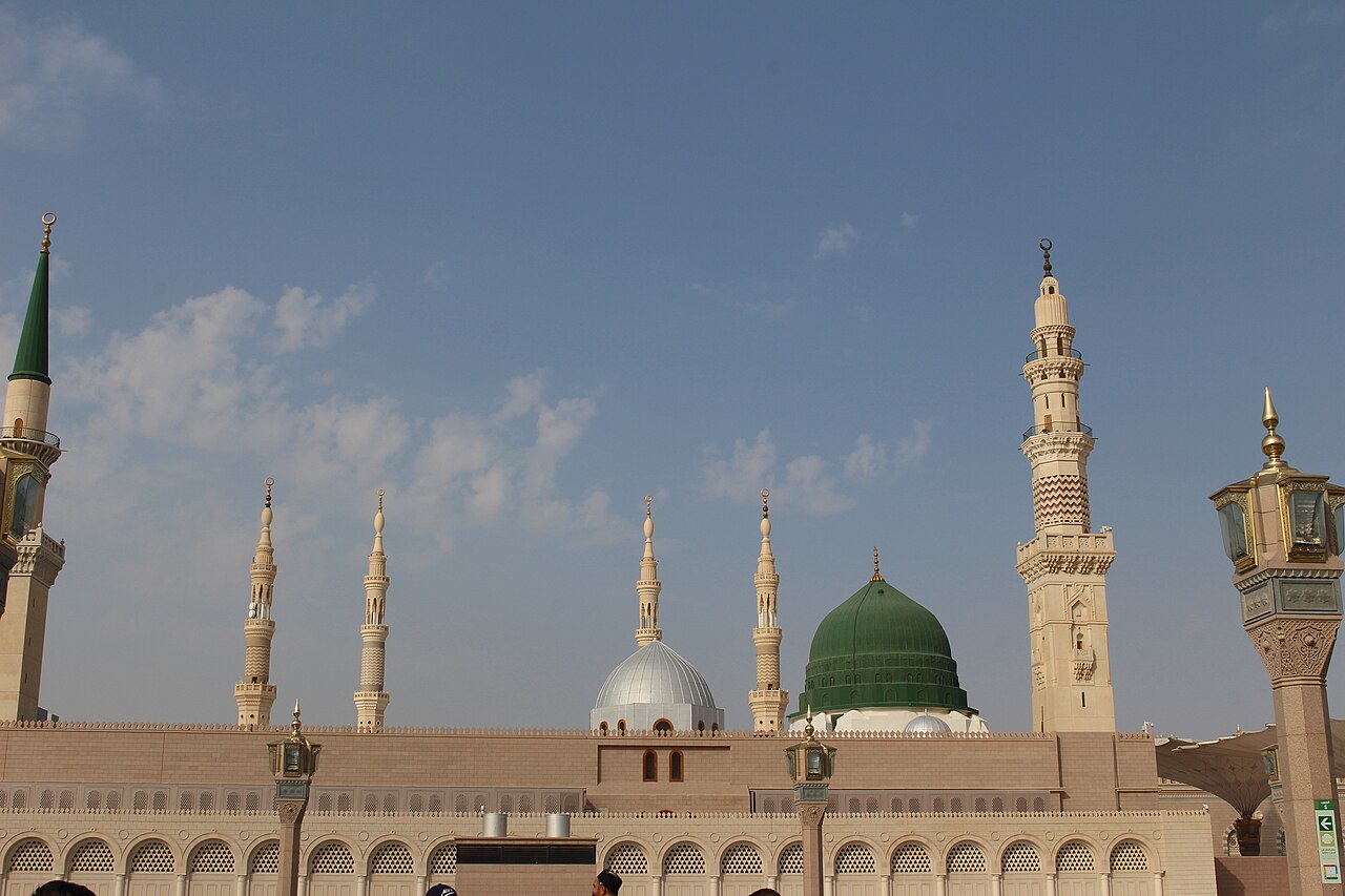 مسجدِ نبوی اور گنبدِ خضرا کا حقیقی بیرونی منظر